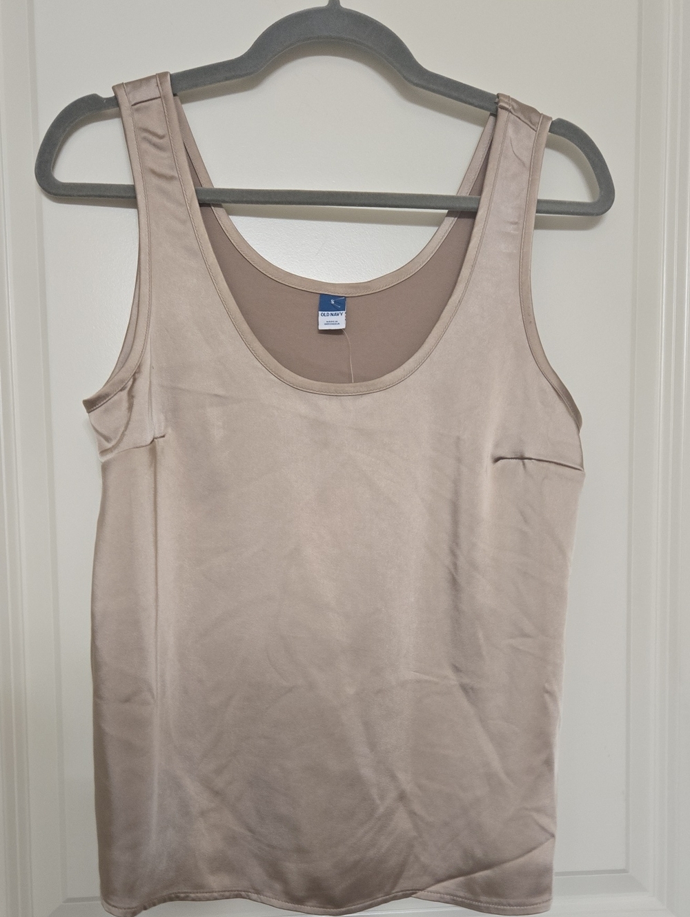 Old Navy Women's Tank Top in Taupe